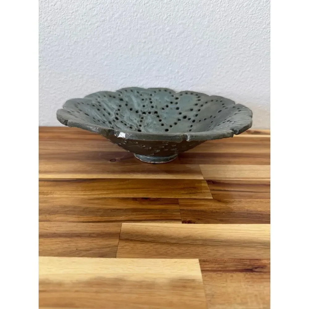Decorative Clay‎ Bowl Botanical Shape Perforated Green